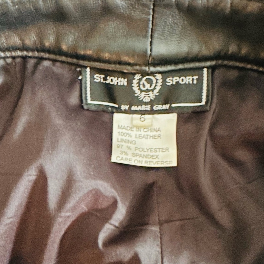 St. John Black Straight Leg Jeans Sleek Design - Picture 3 of 5